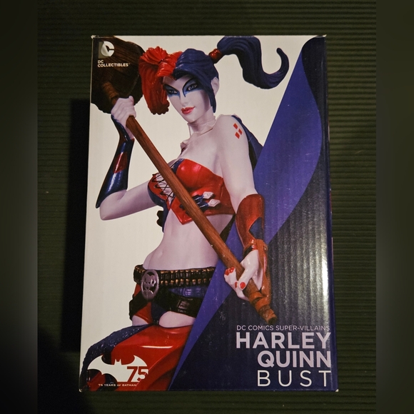 DC Super Villains Harley Quinn Jim Lee Blue, Red and white Bust - Picture 1 of 10